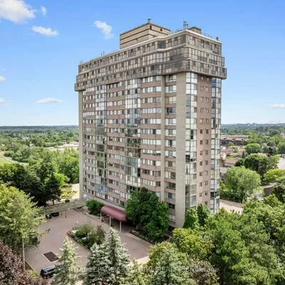 880, Dundas, Erindale, Mississauga