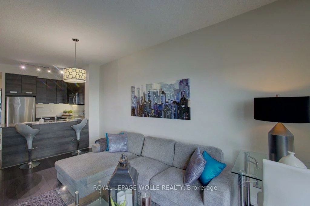 75, Eglinton, Hurontario, Mississauga