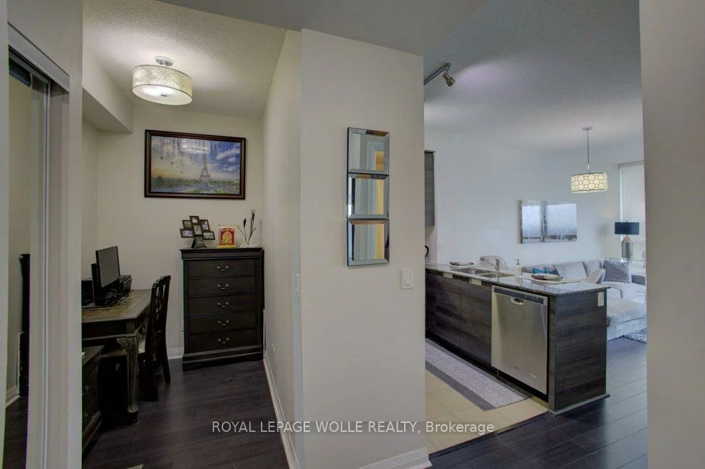 75, Eglinton, Hurontario, Mississauga