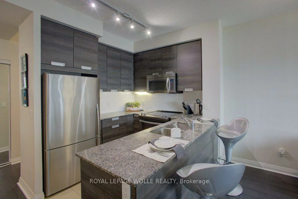 75, Eglinton, Hurontario, Mississauga