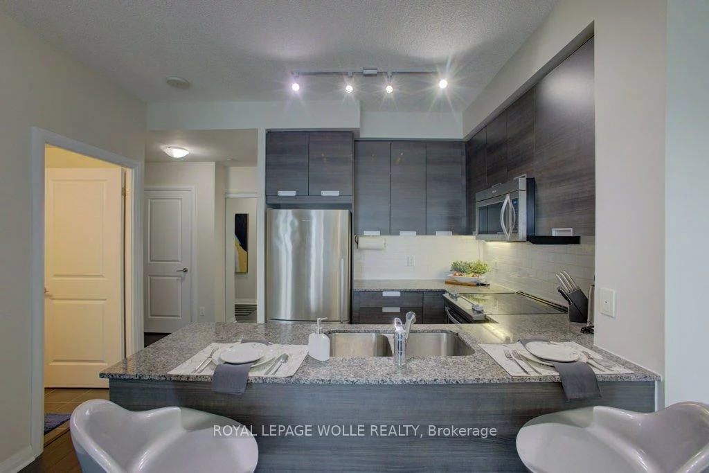 75, Eglinton, Hurontario, Mississauga