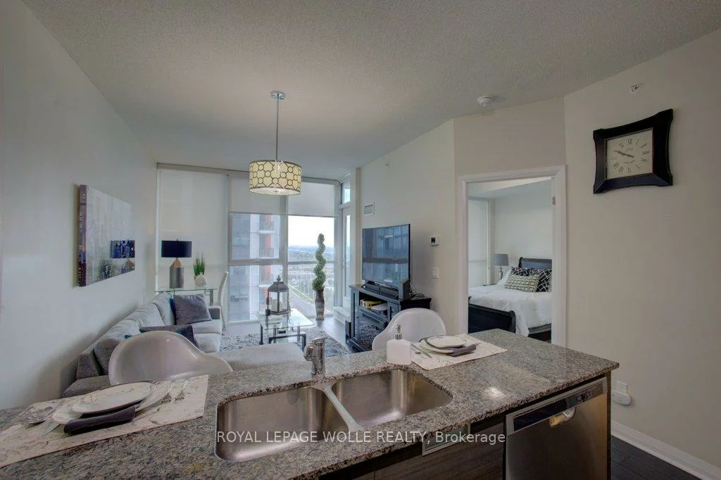 75, Eglinton, Hurontario, Mississauga