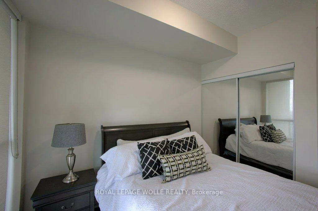 75, Eglinton, Hurontario, Mississauga