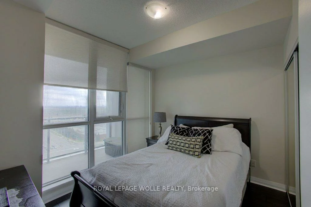 75, Eglinton, Hurontario, Mississauga