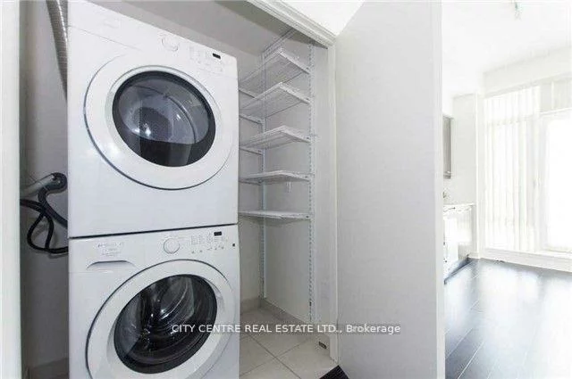 365, Prince Of Wales, City Centre, Mississauga