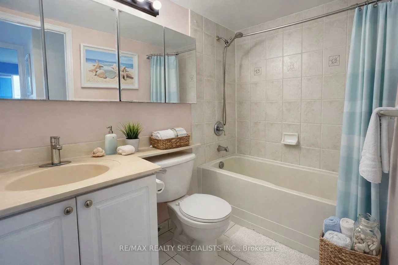 4879, Kimbermount, Central Erin Mills, Mississauga