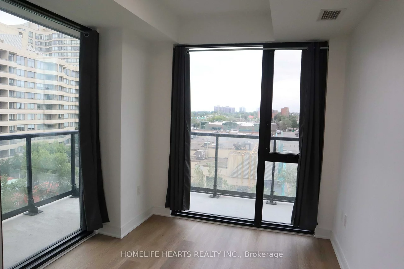 86, Dundas, Cooksville, Mississauga