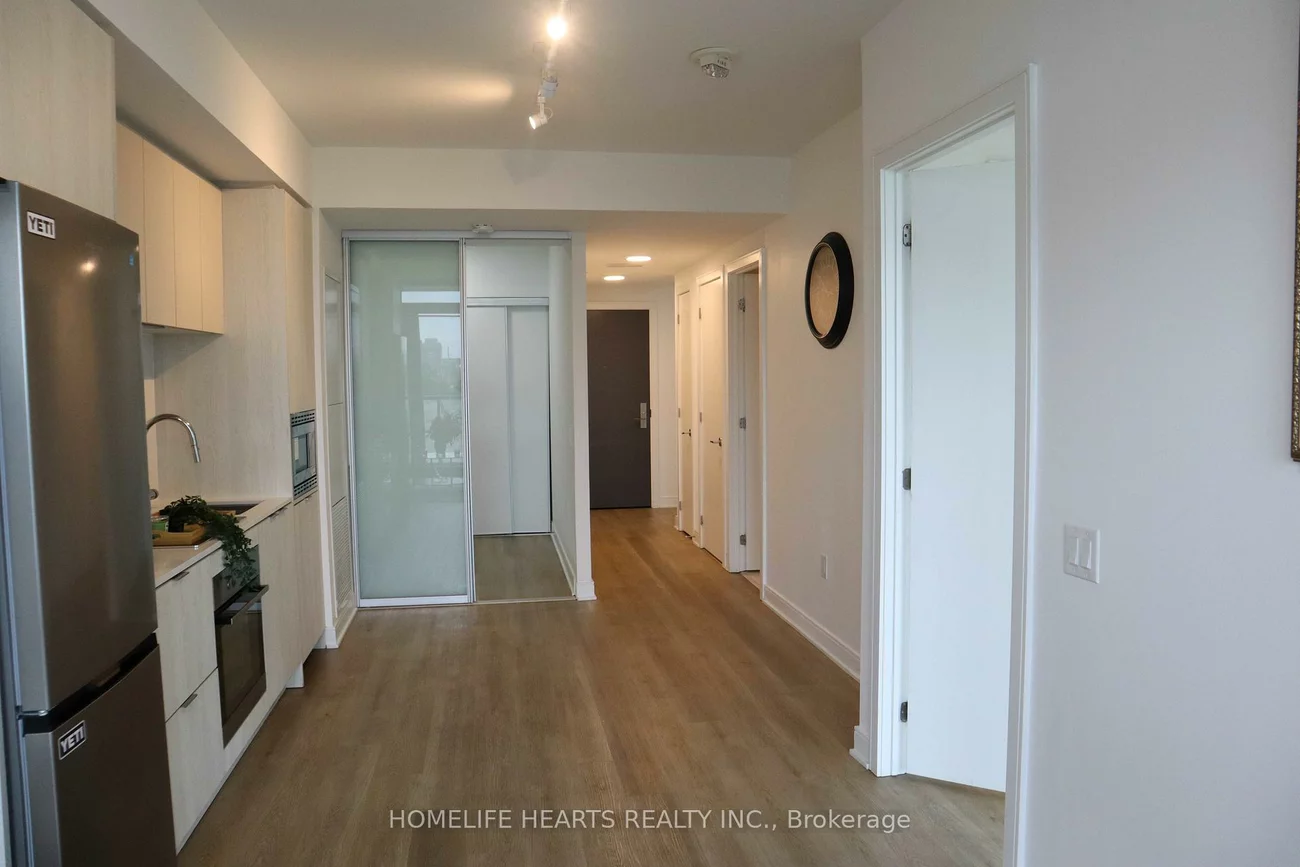 86, Dundas, Cooksville, Mississauga