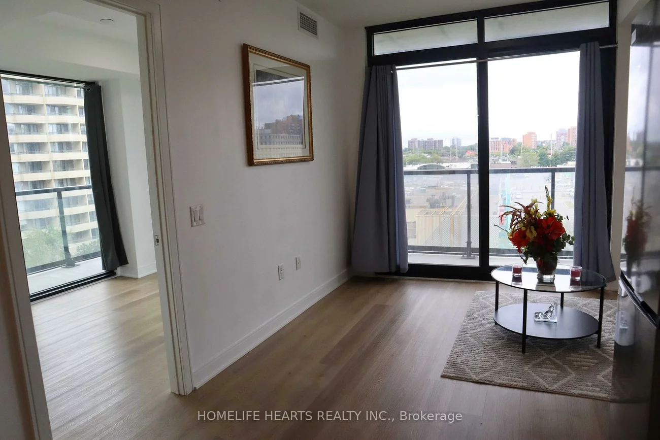 86, Dundas, Cooksville, Mississauga