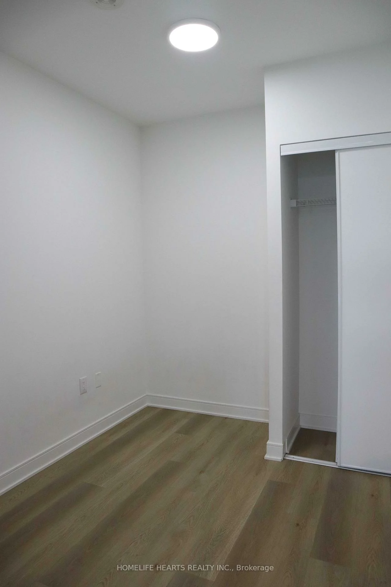 86, Dundas, Cooksville, Mississauga