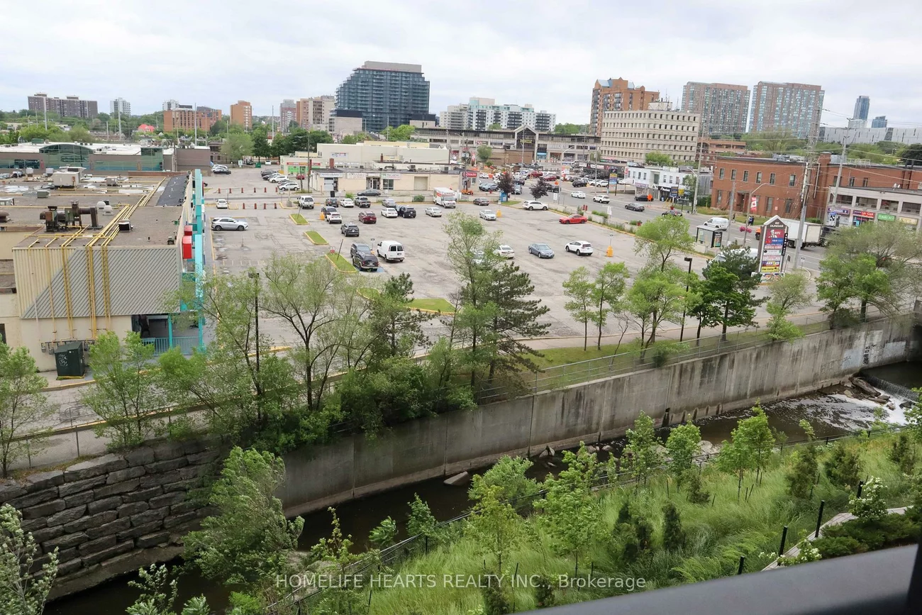 86, Dundas, Cooksville, Mississauga