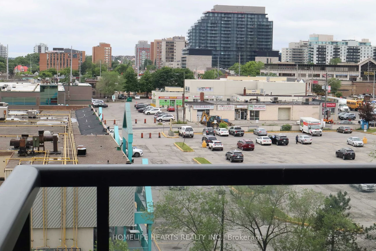 86, Dundas, Cooksville, Mississauga