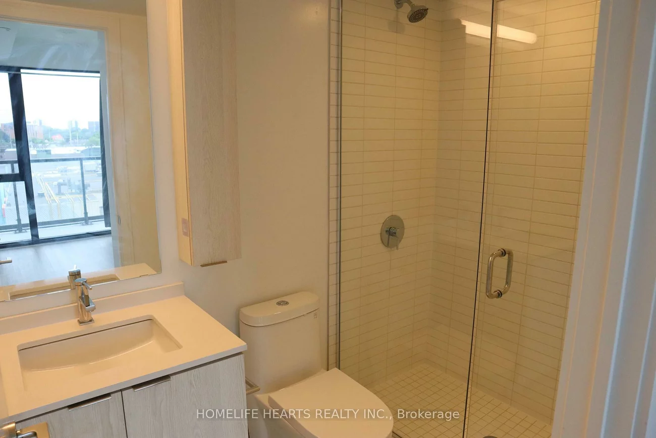 86, Dundas, Cooksville, Mississauga