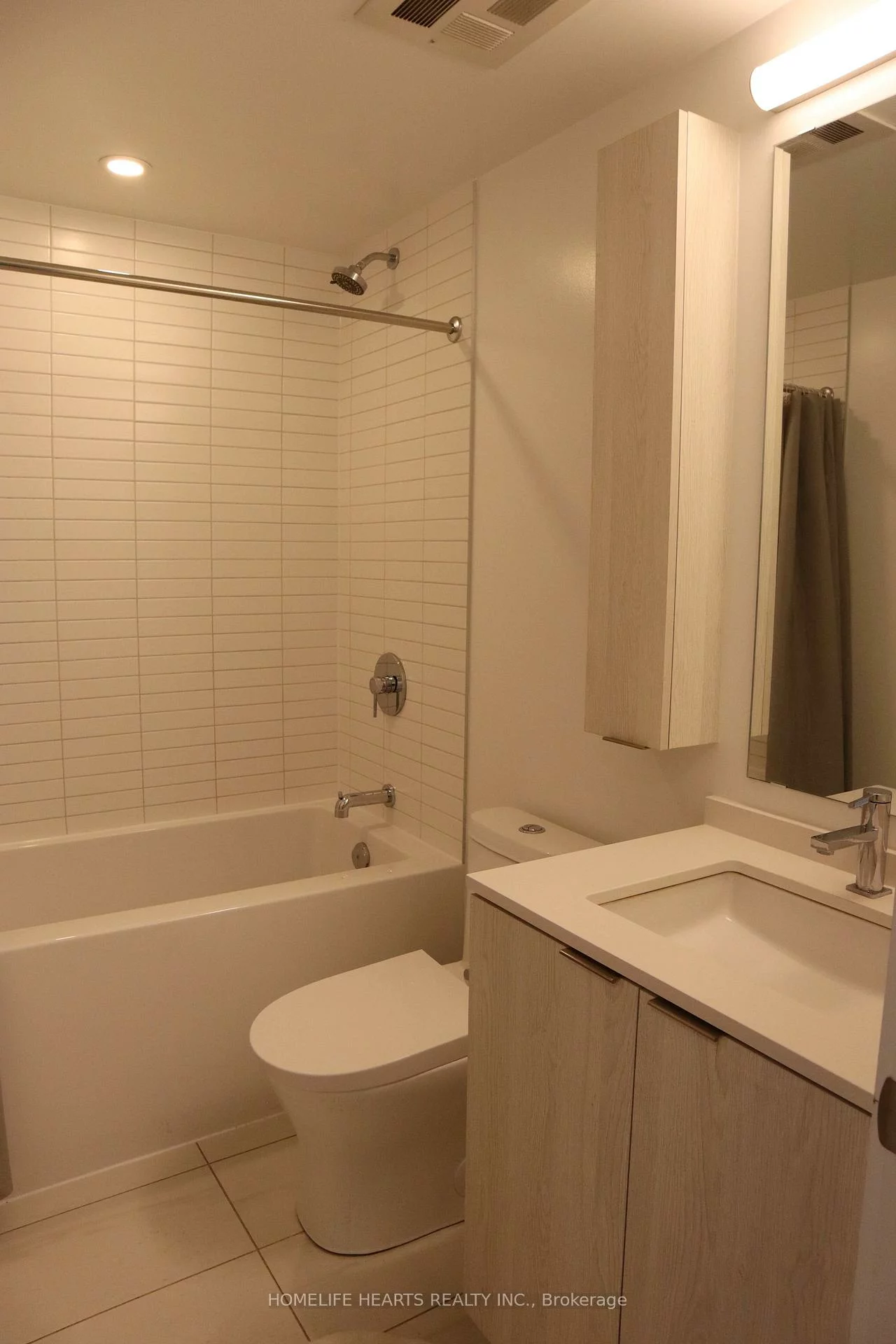 86, Dundas, Cooksville, Mississauga