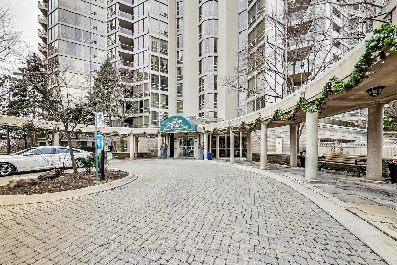 45, Kingsbridge Garden, Hurontario, Mississauga