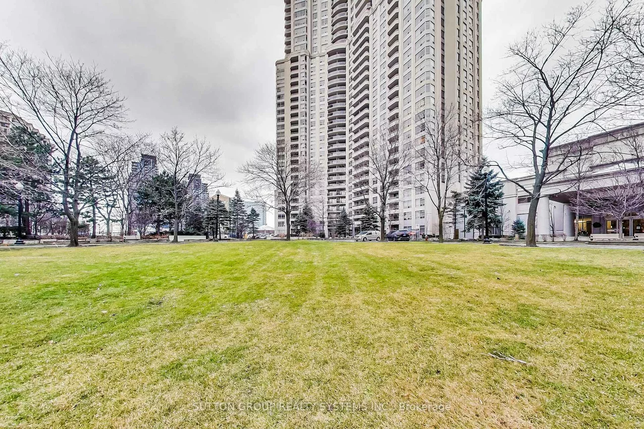 45, Kingsbridge Garden, Hurontario, Mississauga