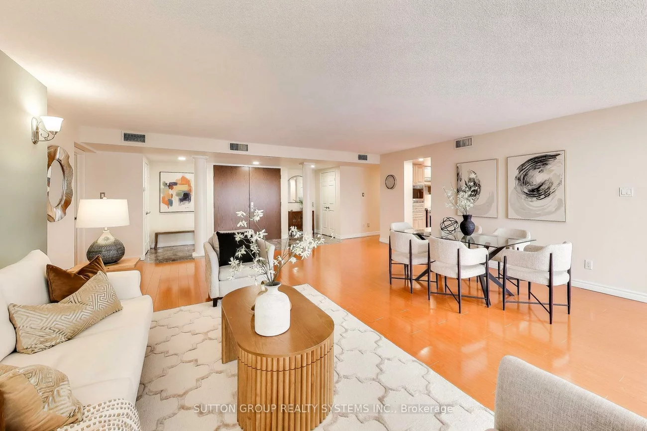 45, Kingsbridge Garden, Hurontario, Mississauga