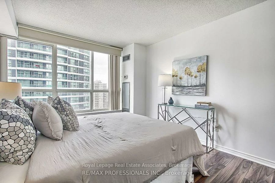 55, Elm, City Centre, Mississauga