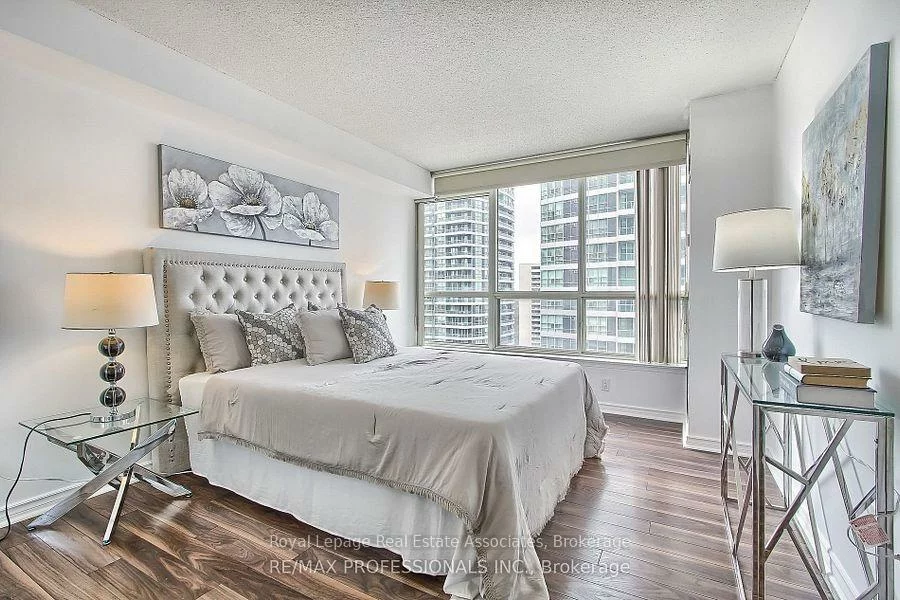 55, Elm, City Centre, Mississauga