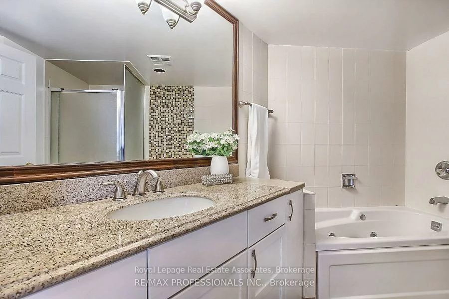 55, Elm, City Centre, Mississauga