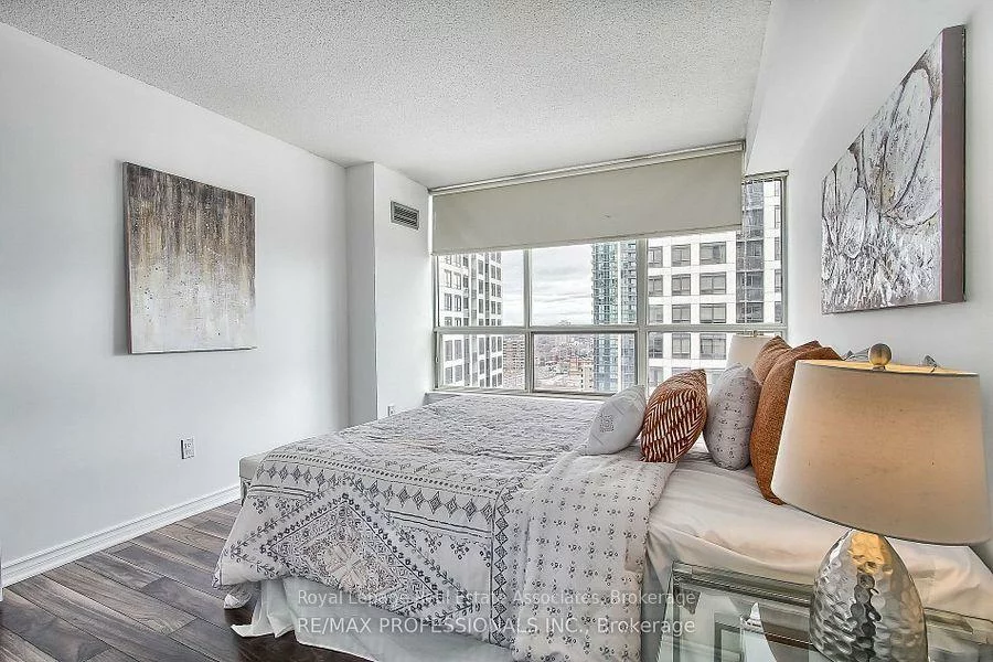 55, Elm, City Centre, Mississauga