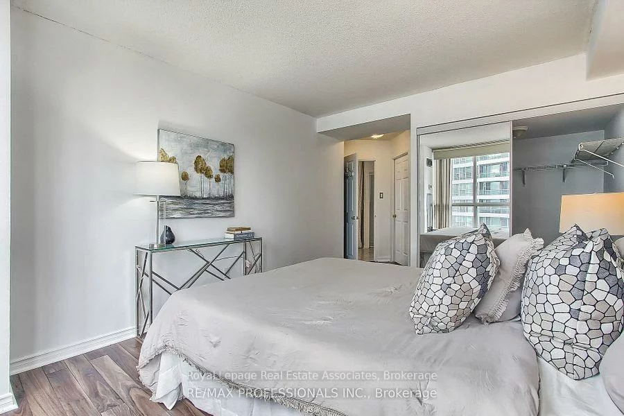 55, Elm, City Centre, Mississauga