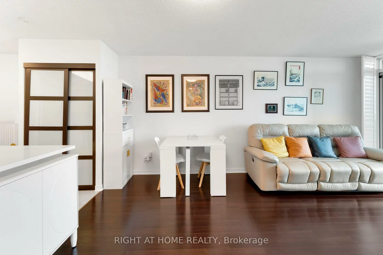 2545, Erin Centre, Central Erin Mills, Mississauga