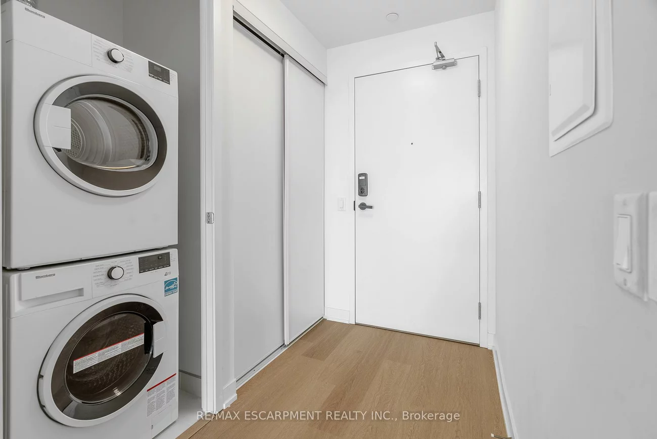 3883, Quartz, City Centre, Mississauga