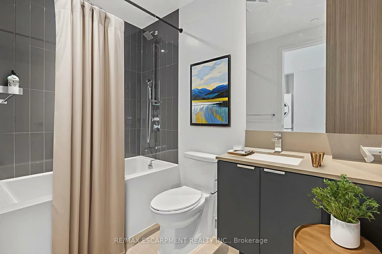 3883, Quartz, City Centre, Mississauga