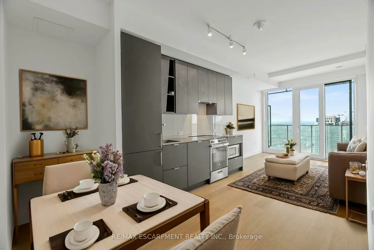 3883, Quartz, City Centre, Mississauga