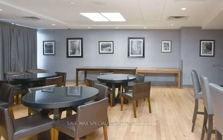 135, Hillcrest, Cooksville, Mississauga