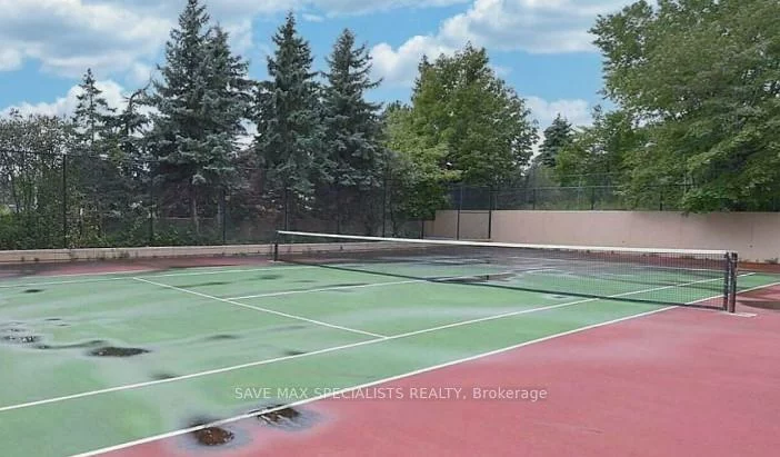 135, Hillcrest, Cooksville, Mississauga