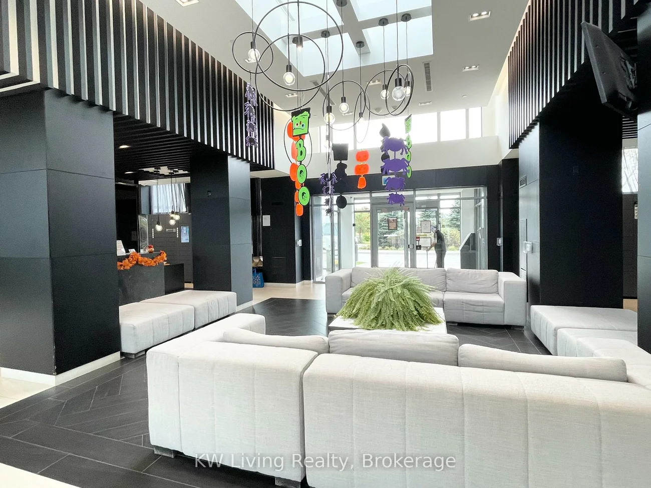 4677, Glen Erin, Central Erin Mills, Mississauga