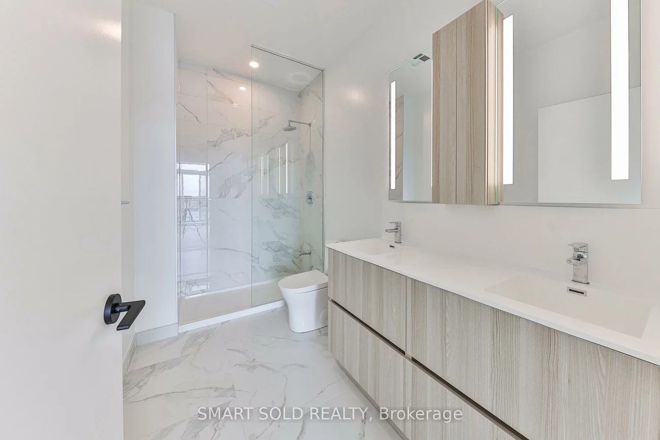 220, Missinnihe, Port Credit, Mississauga