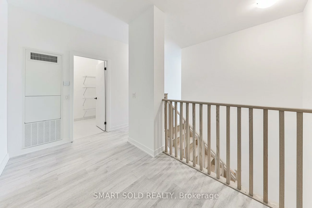 220, Missinnihe, Port Credit, Mississauga