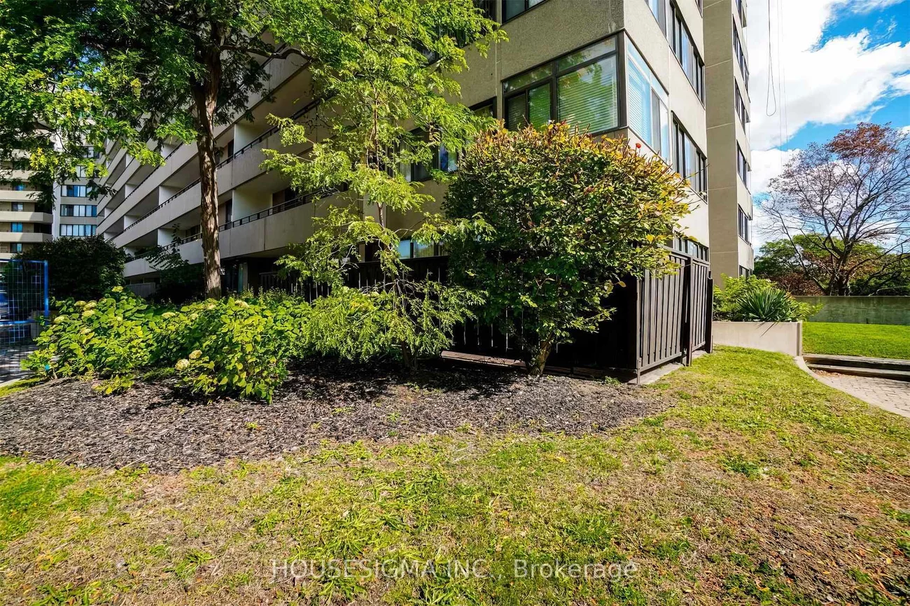 1320, Mississauga Valley, Mississauga Valleys, Mississauga