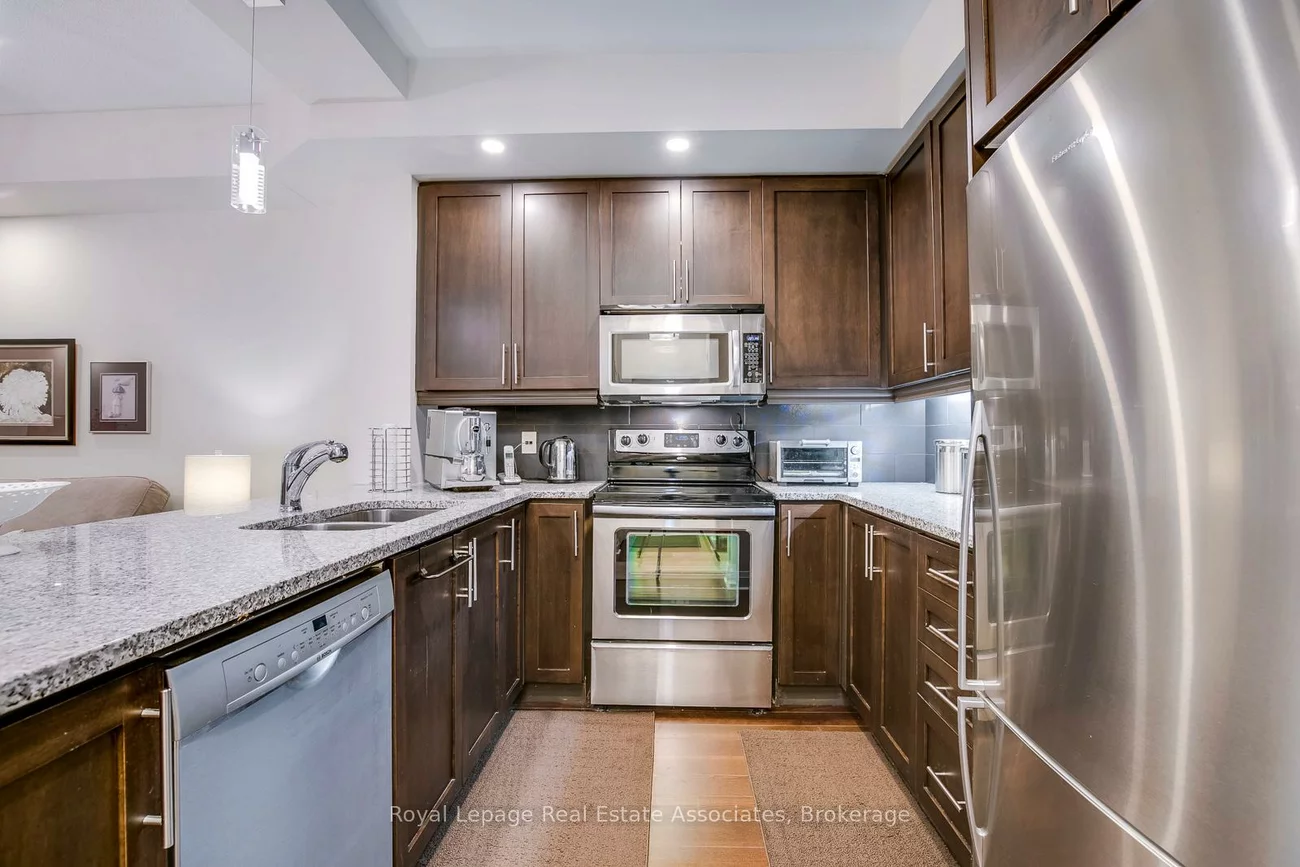 1, Hurontario, Port Credit, Mississauga