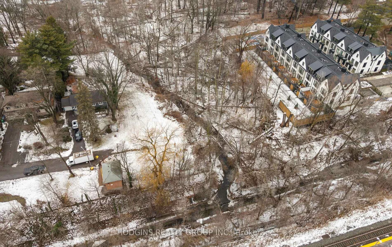 1136, Mona, Mineola, Mississauga