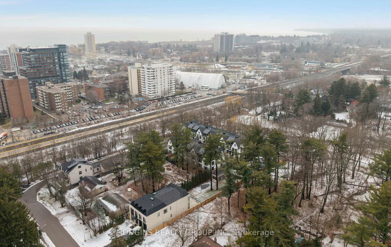 1136, Mona, Mineola, Mississauga