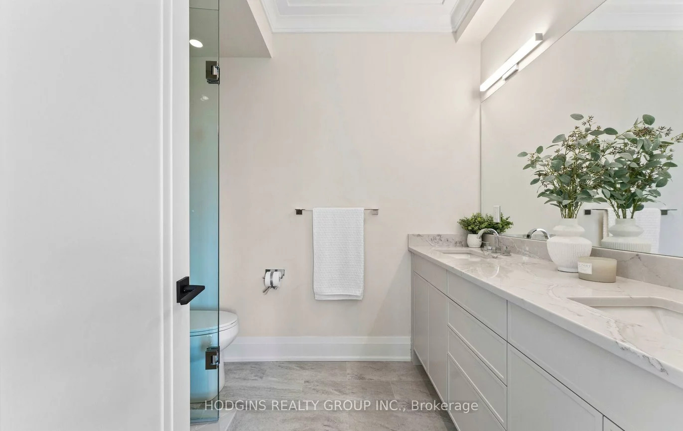 1136, Mona, Mineola, Mississauga