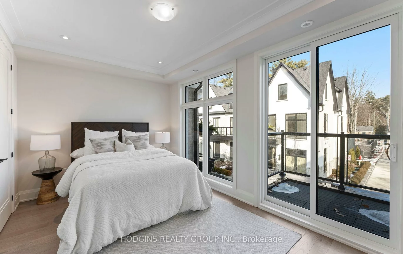 1136, Mona, Mineola, Mississauga