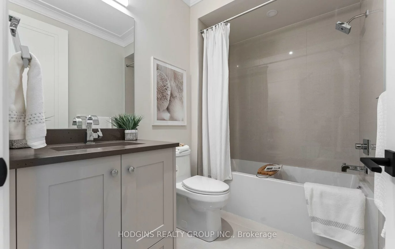 1136, Mona, Mineola, Mississauga