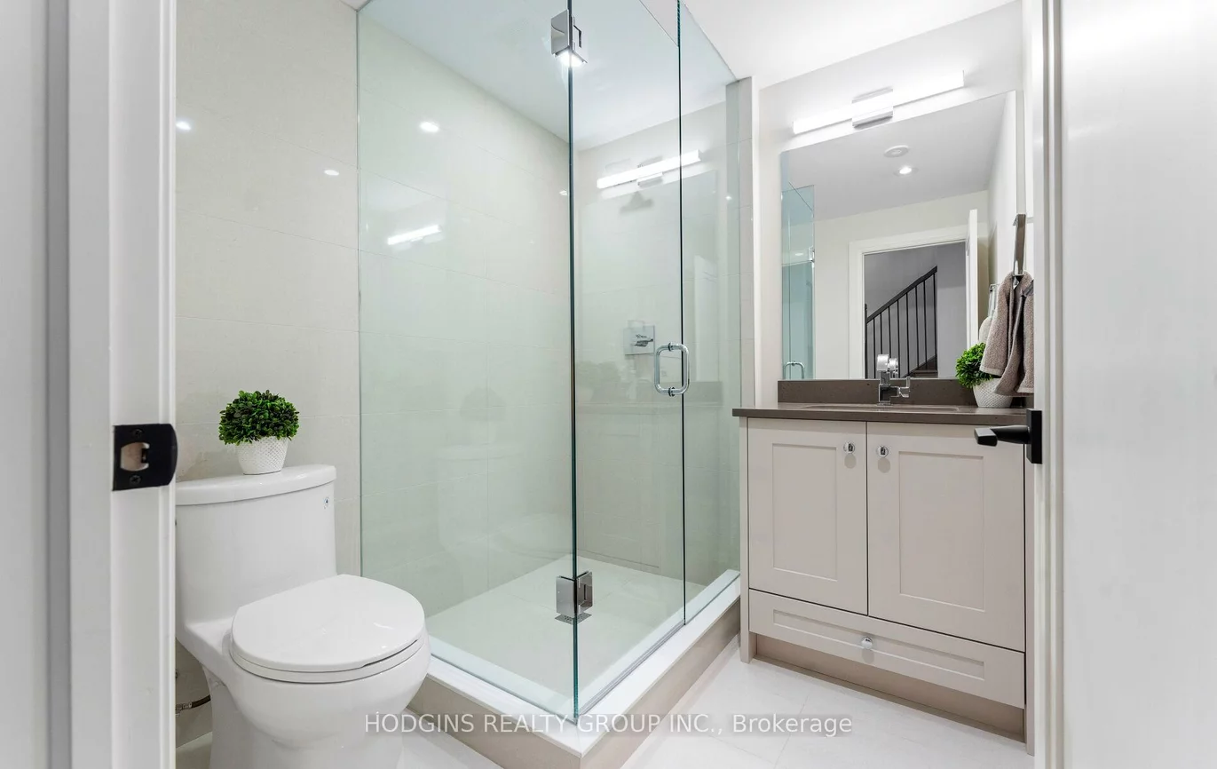 1136, Mona, Mineola, Mississauga