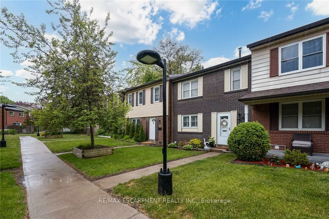 2825, Gananoque, Meadowvale, Mississauga