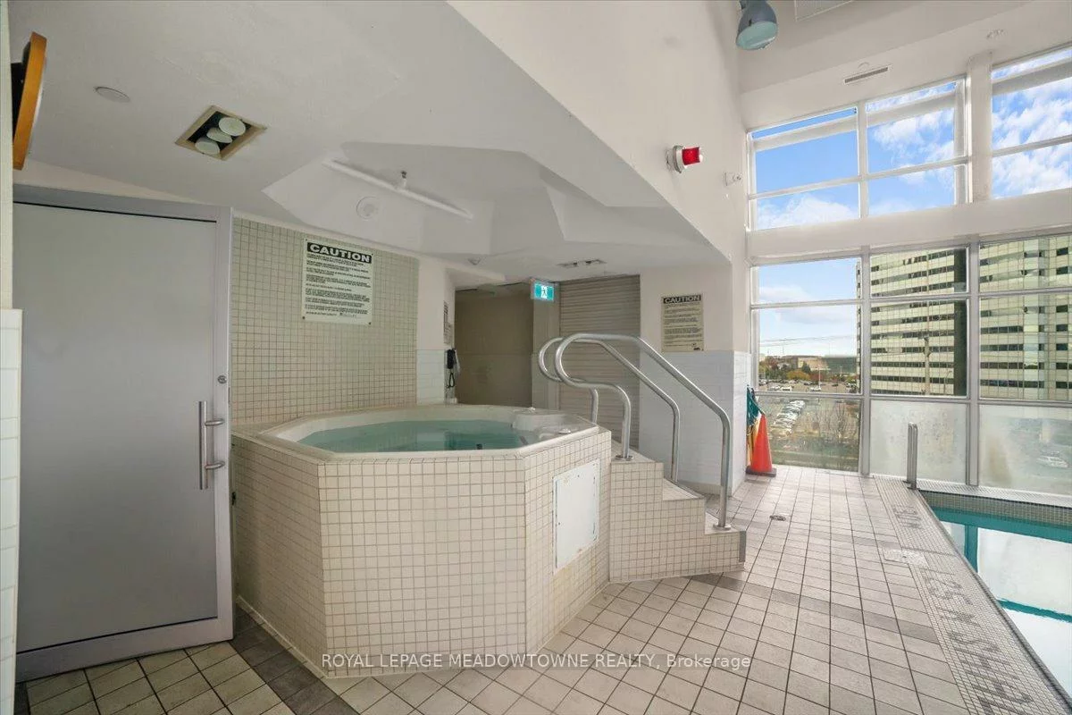 220, Burnhamthorpe, City Centre, Mississauga