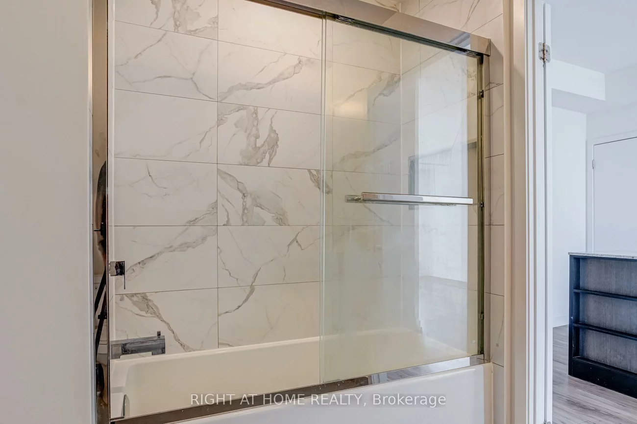 4065, Confederation, City Centre, Mississauga