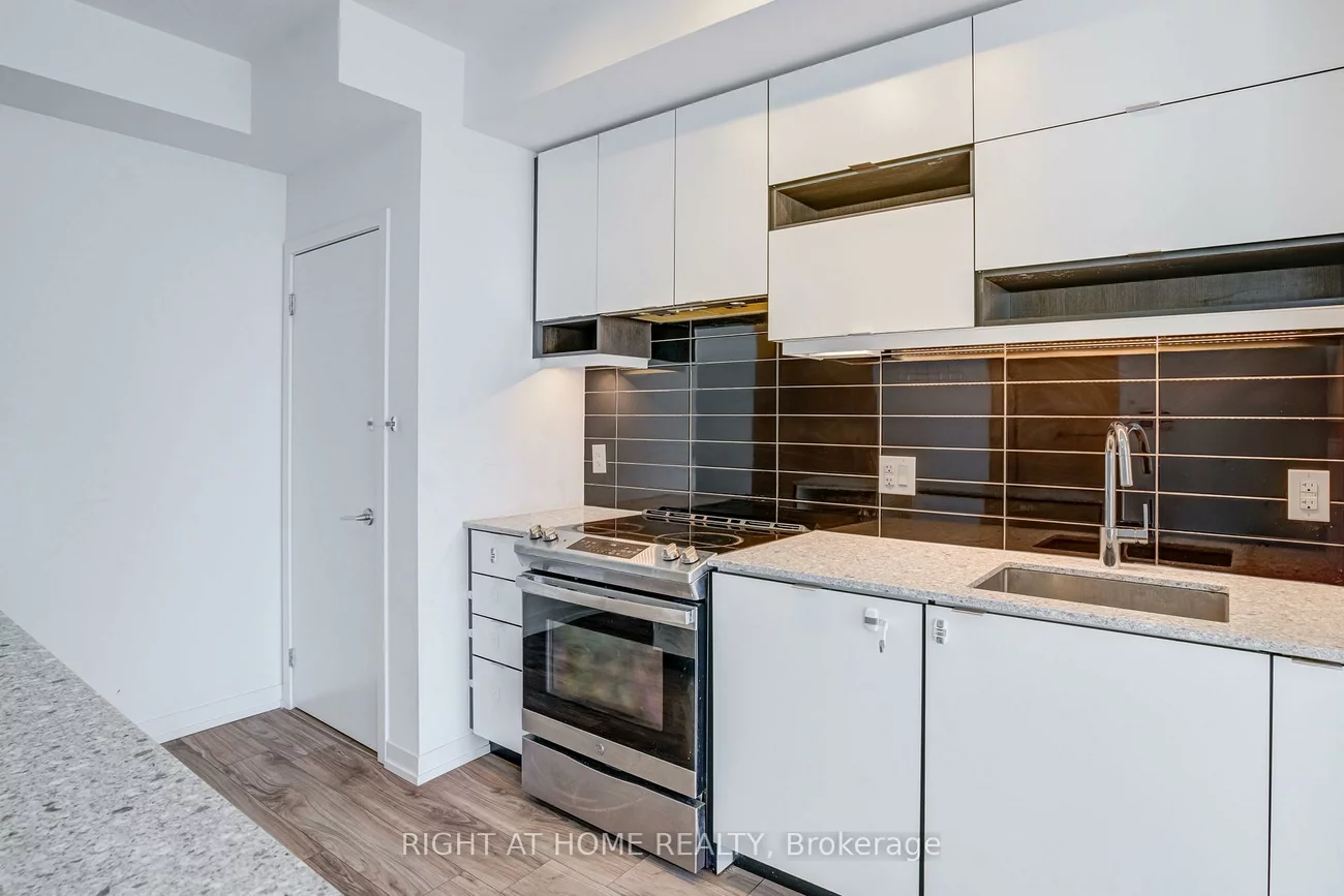 4065, Confederation, City Centre, Mississauga