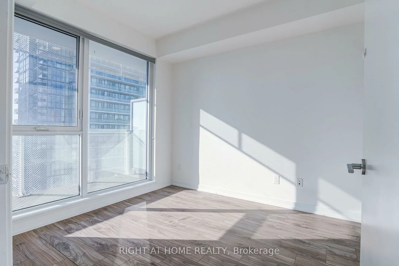 4065, Confederation, City Centre, Mississauga