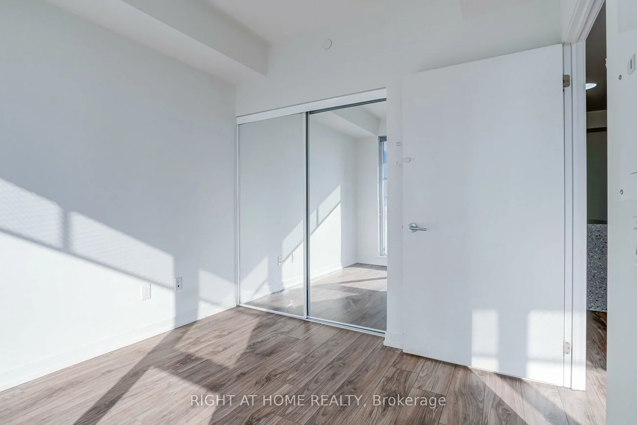 4065, Confederation, City Centre, Mississauga