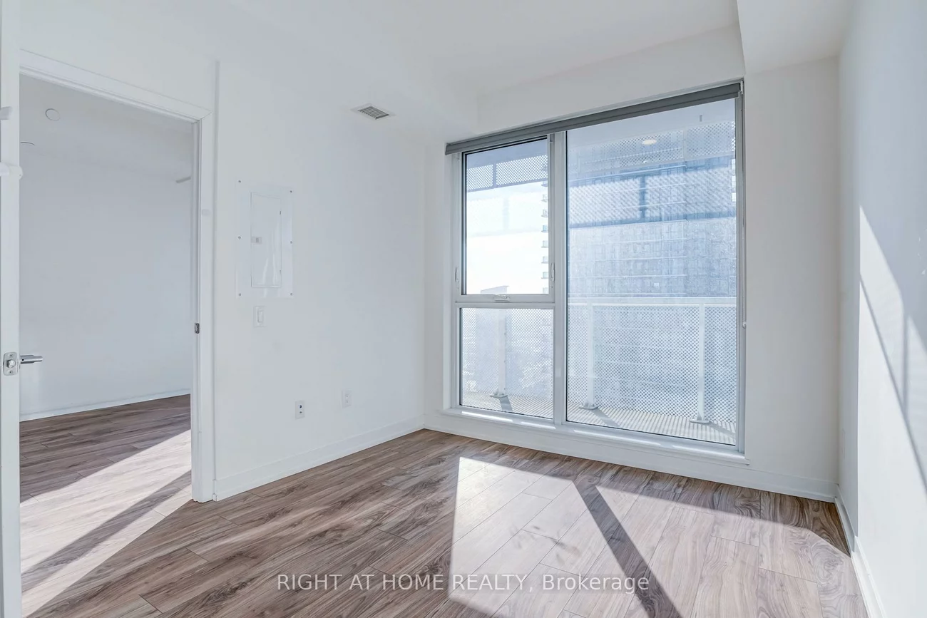 4065, Confederation, City Centre, Mississauga